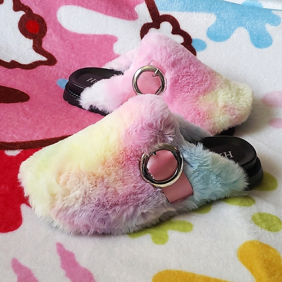 H2K Shoes - pastel rainbow furry slippers